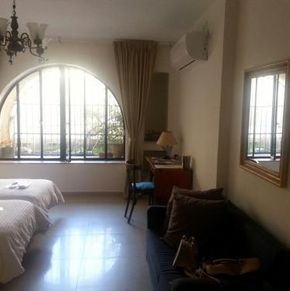 NearBy Hotel