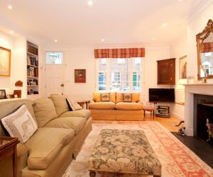 Veeve  Queensdale Pl 3 Bed 3 Bath Mews House Parking Shepherds Bush United Kingdom