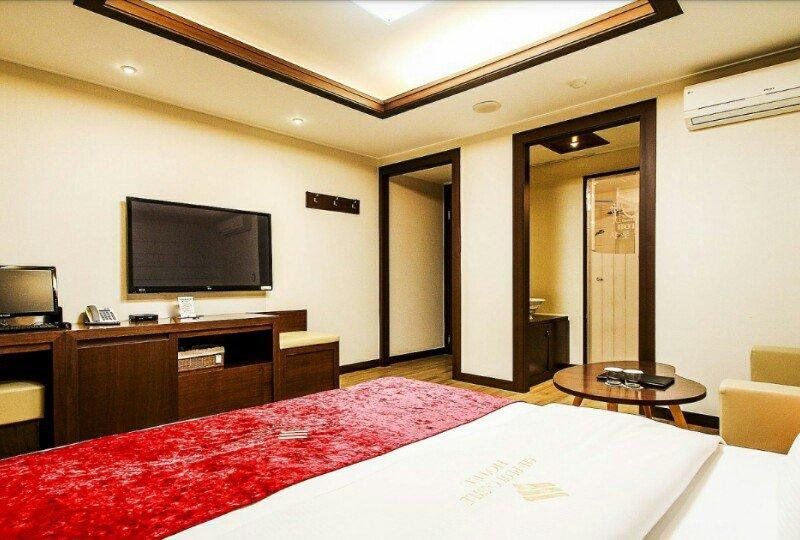 Hotel Photo 9