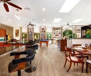 Luxury Penthouse 6 BDR 4.5 Bath, Twin Rain Showers Port Douglas Australia
