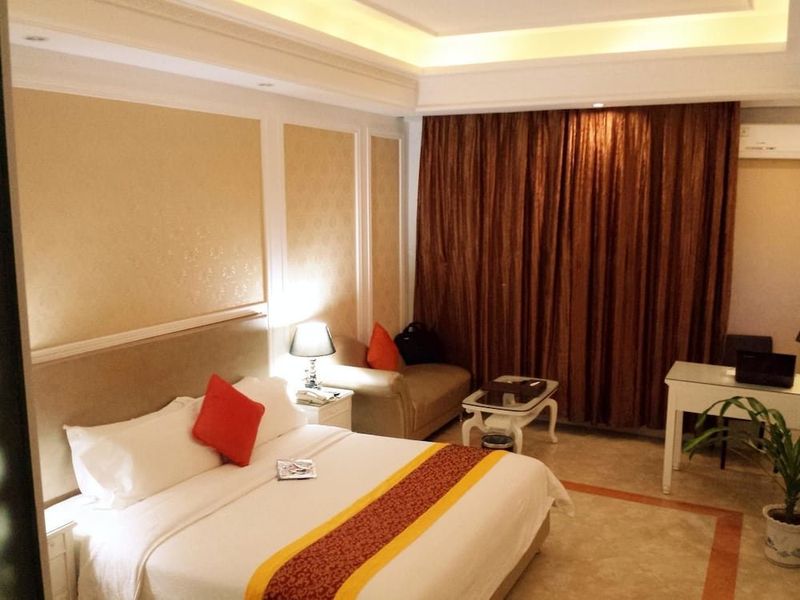 Hotel Photo 6