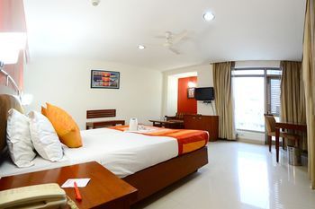 FabHotel Divine Inn