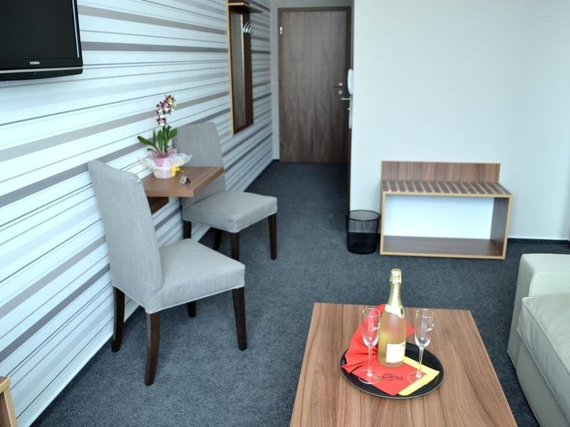 Hotel Photo 6