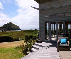 Medlands Beach Lodge Tryphena New Zealand