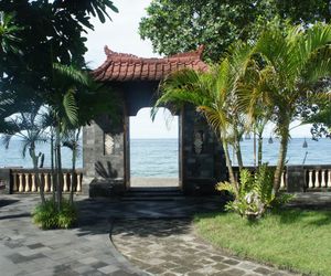 Batu Bolong Cottages Mangsit Indonesia