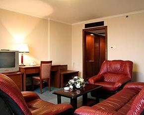 NearBy Hotel