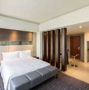 NearBy Hotel