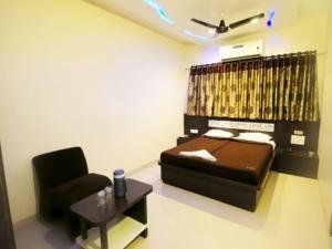 Vista Rooms at Lal Darwaja Station Road