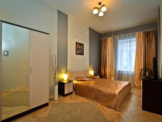 Суткиаренда на Жуковского 20