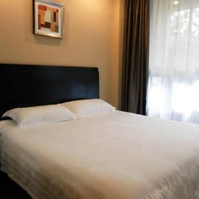 NearBy Hotel