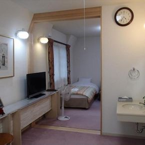 NearBy Hotel