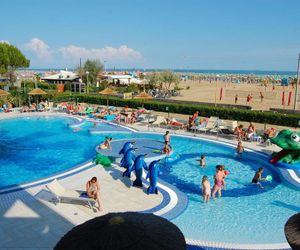 Ashanti Aparthotel Bibione Italy