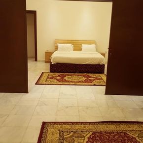 NearBy Hotel