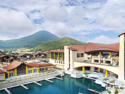 The St. Regis Sanya Yalong Bay Resort