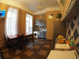 Штраус Хаус