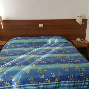 NearBy Hotel