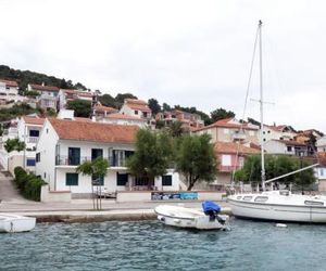Waterfront Apartments TISNO Croatia