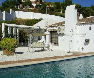 Alluring Villa in Arenas with Private Swimming Pool Algarrobo Spain
