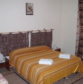 NearBy Hotel