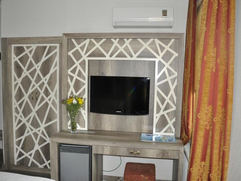 Hotel Photo 9