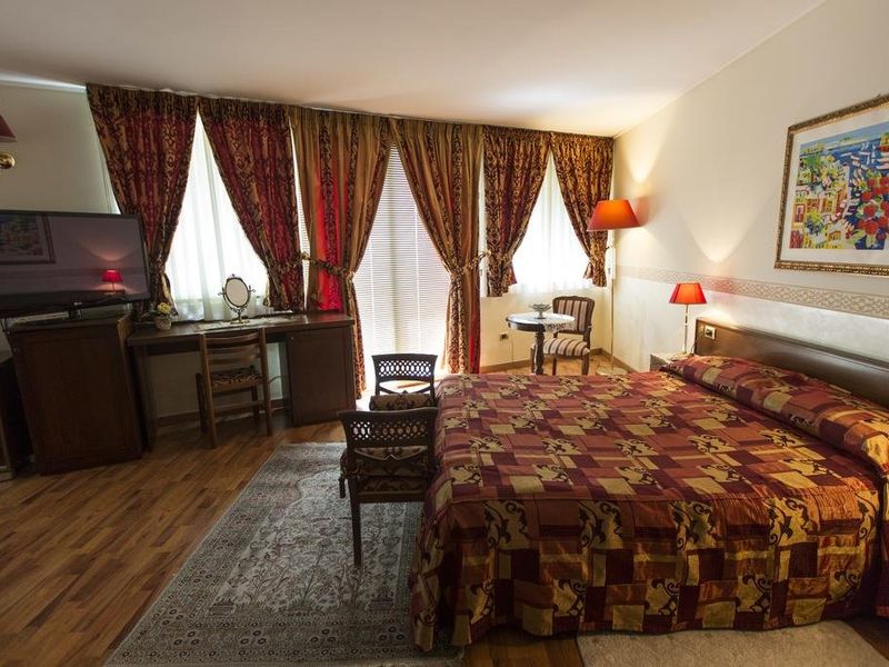 Hotel Photo 8