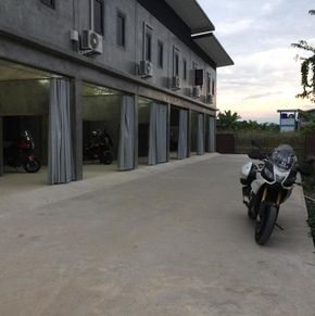 NearBy Hotel