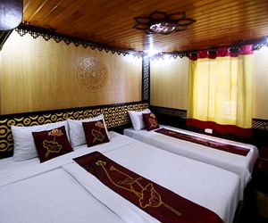 Nga Trang Hotel Halong Vietnam