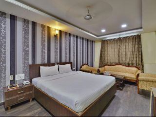 Фото отеля Hotel Puneet International