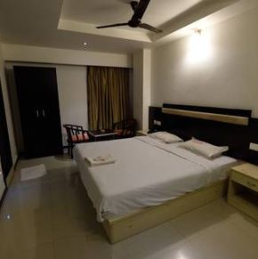 NearBy Hotel