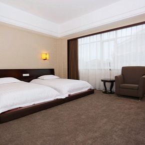 NearBy Hotel