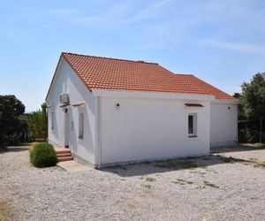 Cozy Holiday Home in Mandre Croatia with Terrace Mandre Croatia