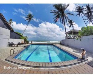 Lucky Seven Beach Resort Hikkaduwa Sri Lanka