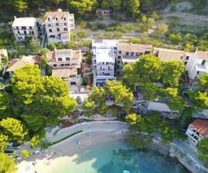 Villa Dalmatia Apartments Brela Croatia