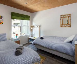 Wai-knot Accommodation Waiheke Island New Zealand