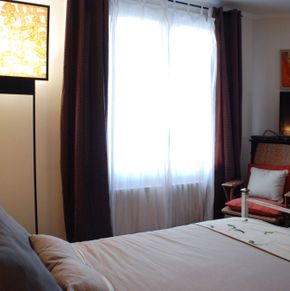 NearBy Hotel