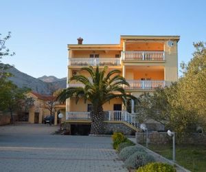 Apartments Zdenka Starigrad Croatia