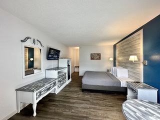 Hotel pic Ozark Inn & Suites