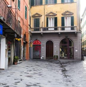 NearBy Hotel