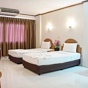 NearBy Hotel