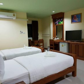 NearBy Hotel