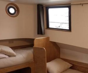 Kyle Blue - Bristol Harbour Luxury Hostel Boat Bristol United Kingdom