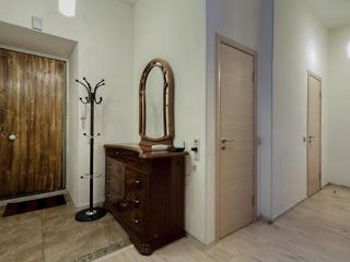 "В доме Бажанова" (ул. Марата, 4)