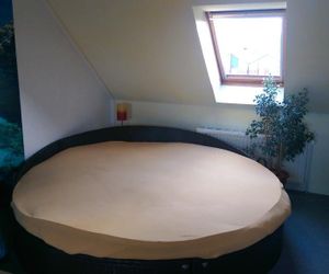 Privates Dachzimmer mit Gemeinschaftsbad Kiel Germany