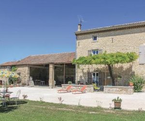 Three-Bedroom Holiday Home in Pernes les Fontaines Pernes France