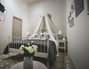 Elegant B&B - Il Vicolo storico Salerno Italy