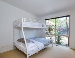 Tasman Surf House - so close to the beach Rye Australia