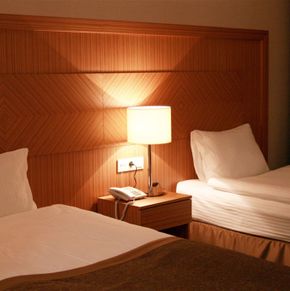NearBy Hotel