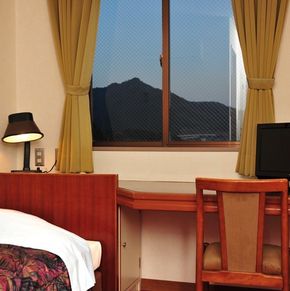 NearBy Hotel