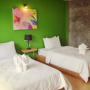 NearBy Hotel
