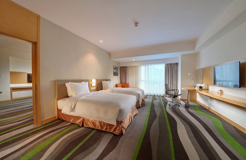 Holiday Inn Express Tangshan Downtown, an IHG Hotel